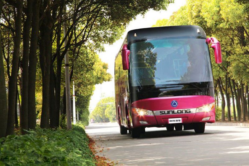 體驗(yàn)2013款申龍SLK6118大型豪華旅游客車(chē)