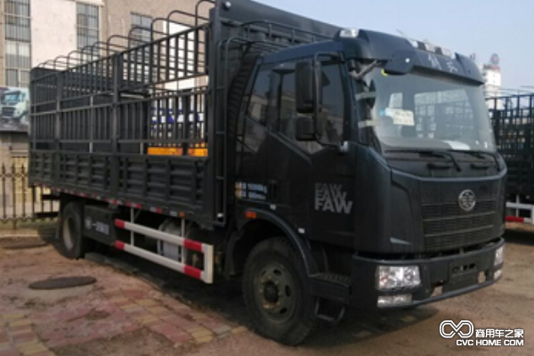 解放J6L4*2倉(cāng)柵式載貨車